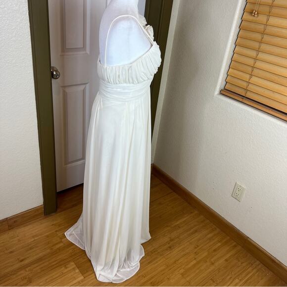 Cindy USA White Floral Applique Gown. - Picture 9 of 14